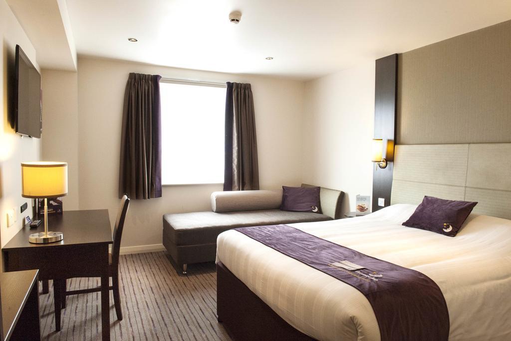 Premier Inn Wirral - 헤즈월 외부 사진