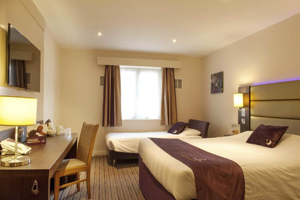 Premier Inn Wirral - 헤즈월 외부 사진
